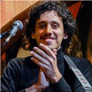 Hola! Soy estudiante avanzado de la carrera Historia de las Artes orientación Artes Visuales de la UNLP